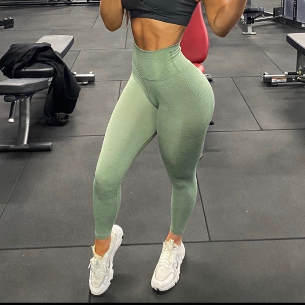 Alphalete Halo Legging